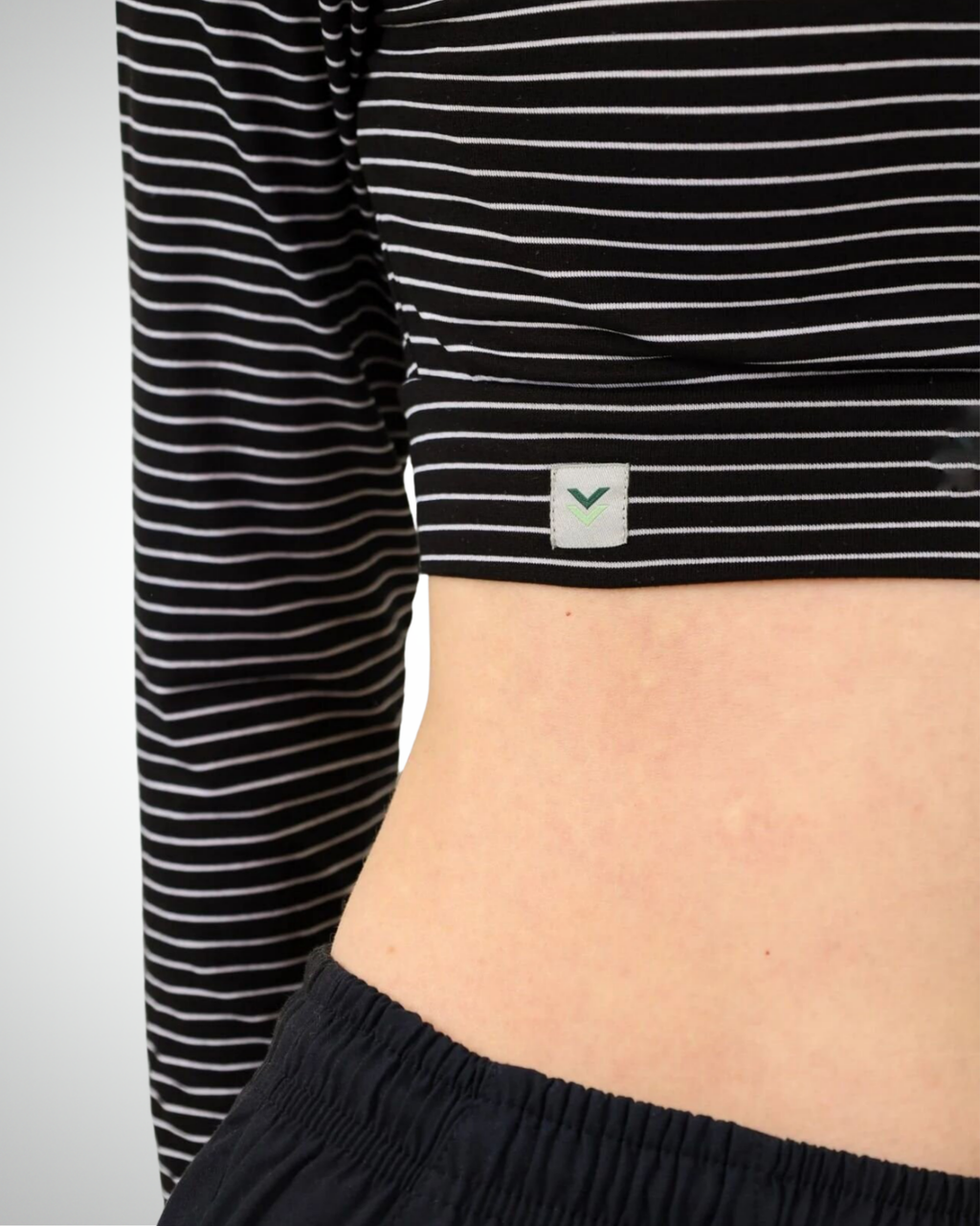 Viridi - Fisherman Collar Striped Crop Body Black & White